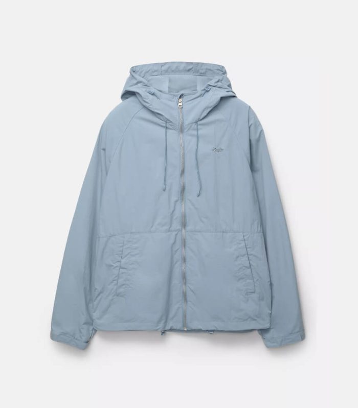 Lightweight hooded raincoat